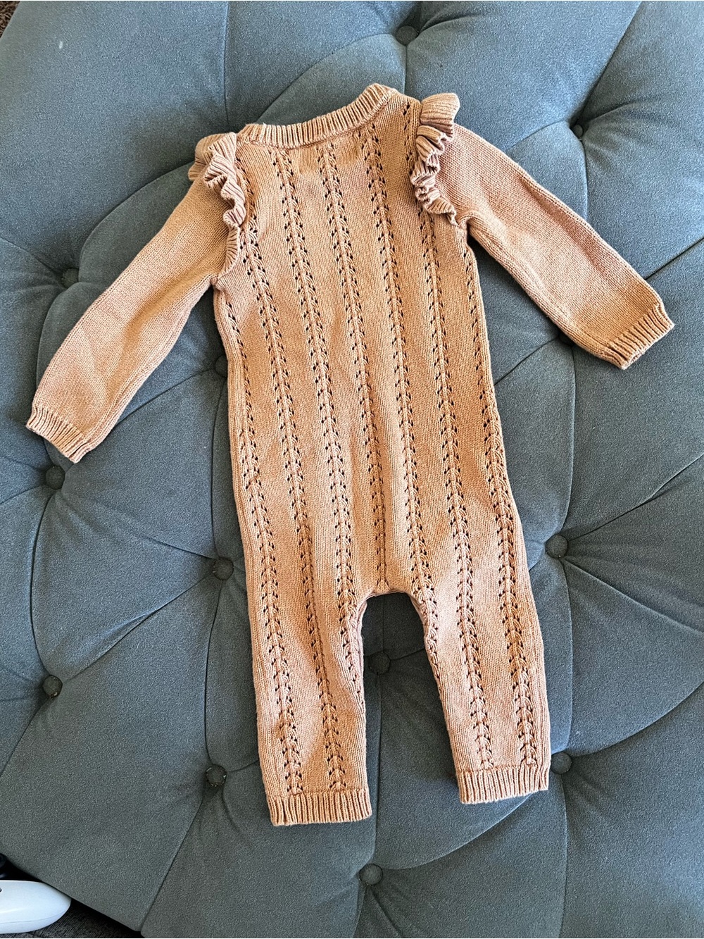 Old Navy Baby Girl Knit Ruffle Shoulder One-Piece Romper - Picture 2 of 4